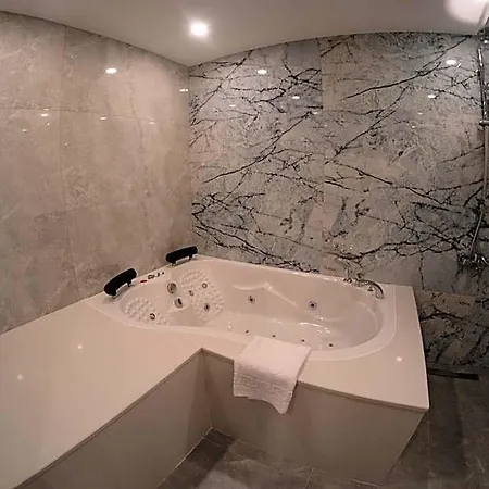 Nevi & Taksim Hotel 4*
